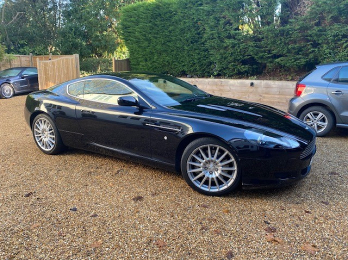  DB9 6.0 V12 Coupe Touchtronic